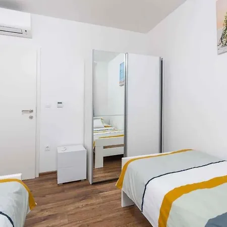 Сasa de vacaciones In - Region 43026 Buje