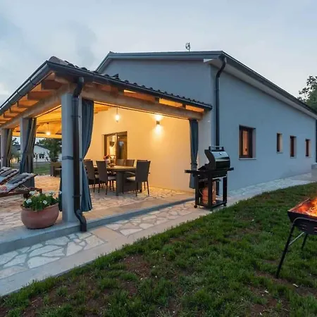 In - Region 43026 Holiday home Buje