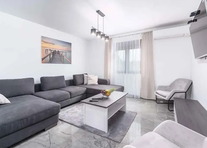 In - Region 43026 Holiday home *