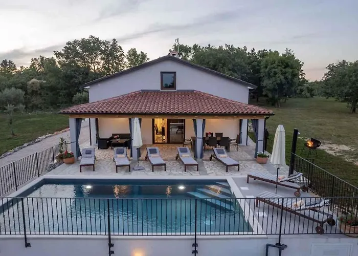 Holiday home In - Region 43026 Buje